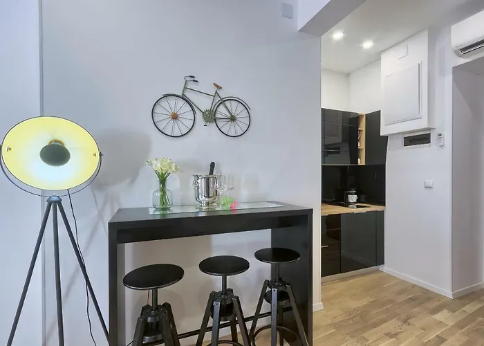 Hedone Luxury 3 With Free Parking 普拉