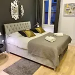 Hedone Luxury 3 With Free Parking