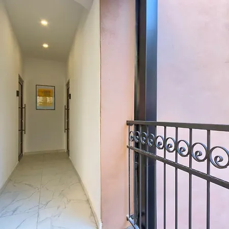 Hedone Luxury 3 With Free Parking Apartman