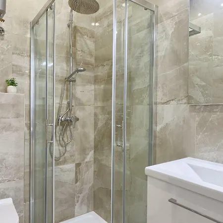 Hedone Luxury 3 With Free Parking Пула